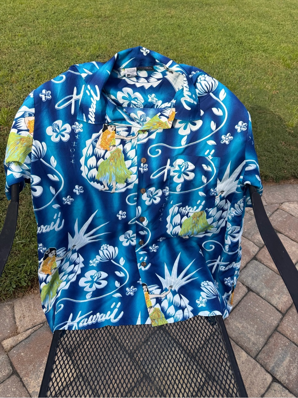 Men's Blue Hawaiian Print Short-Sleeve Button-Down Shirt